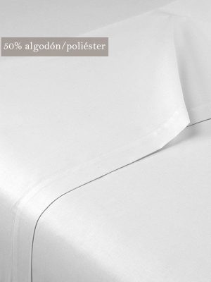 Sábana lisa blanca 50% poliéster, 50% algodón.